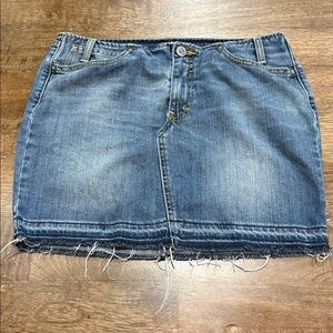 Levi’s denim mini skirt. no size tag. Size 8?  See measurements.